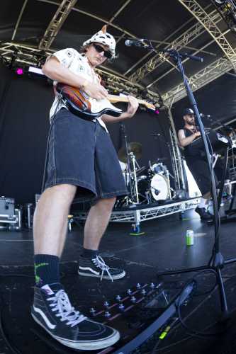 giraffehead yours and owls 2025 10