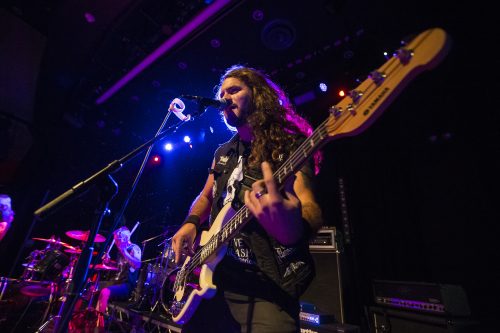 hidden intent the manning bar 04