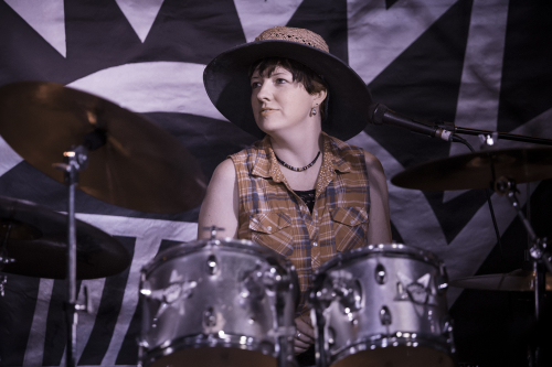 luna bugs the imperial hotel 01