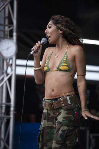 miss kaninna yours and owls 2025 01