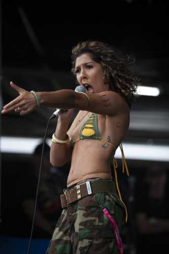 miss kaninna yours and owls 2025 04