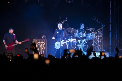 smashing -pumpkins the world is a vampire festival 09