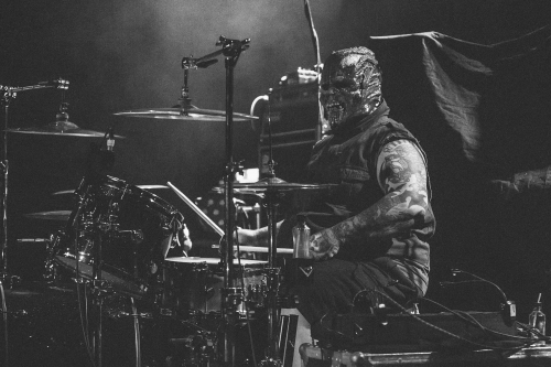 terror universal the metro 01