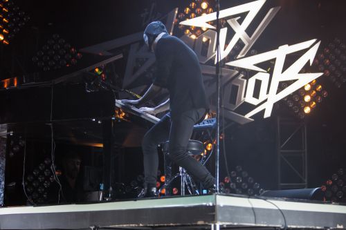 the-bloody-beetroots-03