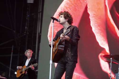 the kooks yours and owls 2025 01