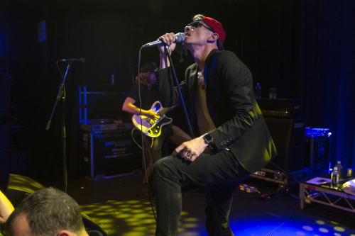 the red jumpsuit apparatus the manning bar 06