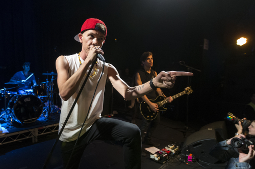 the red jumpsuit apparatus the manning bar 07