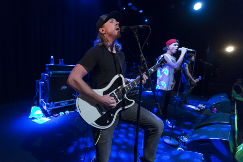 the red jumpsuit apparatus the manning bar 08