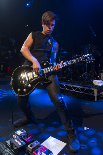 the red jumpsuit apparatus the manning bar 10