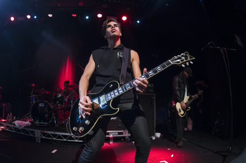 the red jumpsuit apparatus the manning bar 13