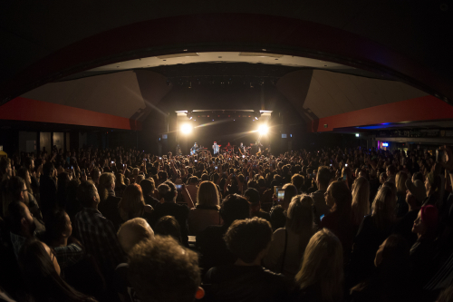 the red jumpsuit apparatus the manning bar 18