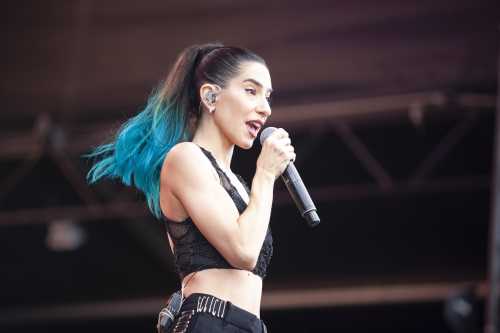 the veronicas yours and owls 2025 05