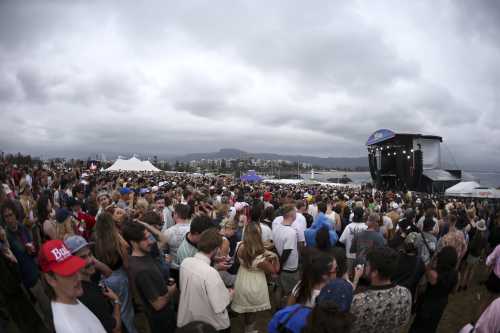 the veronicas yours and owls 2025 13