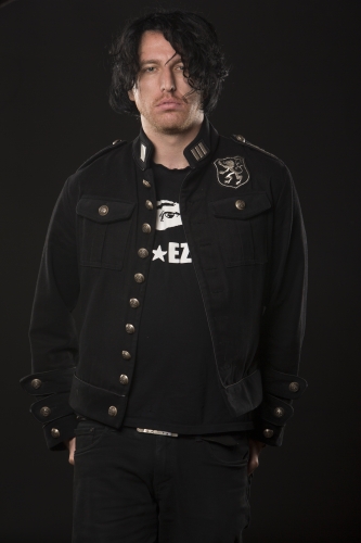 tracer el pistolero artwork photo shoot 91