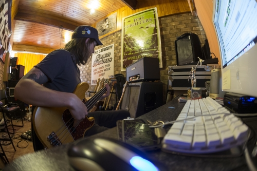 tracer tracking new album at mikes 02