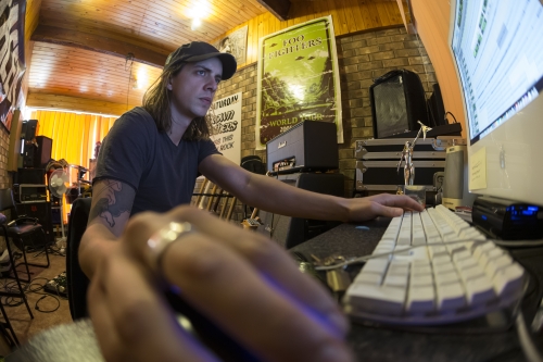 tracer tracking new album at mikes 03