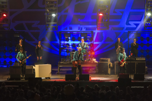 you am i a day on the green 17